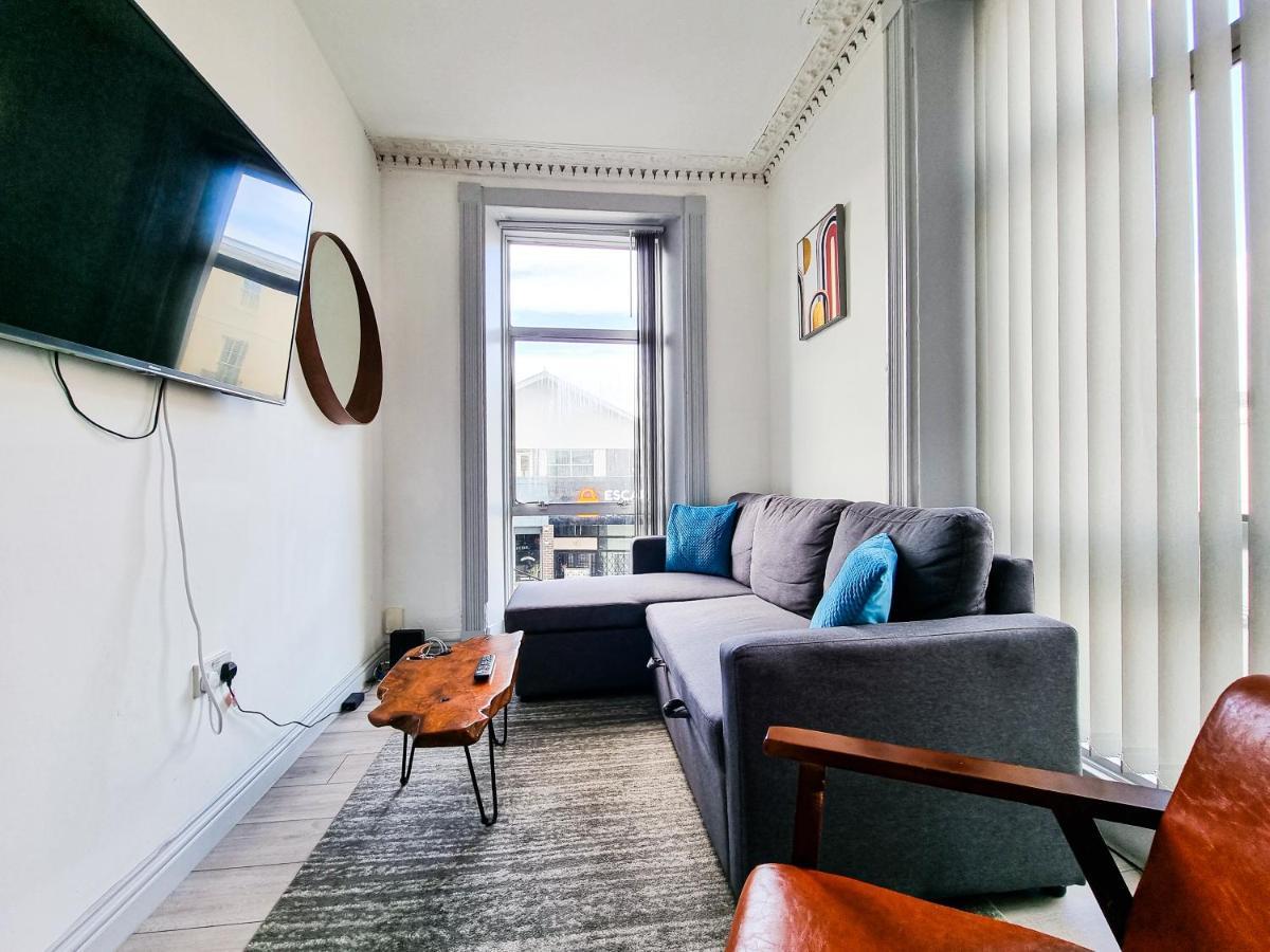 Newly Refurbished Flat In Central Cheltenham With Parking 外观 照片