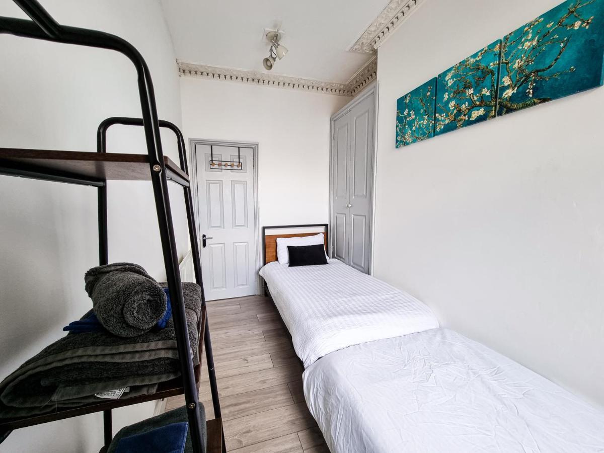 Newly Refurbished Flat In Central Cheltenham With Parking 外观 照片