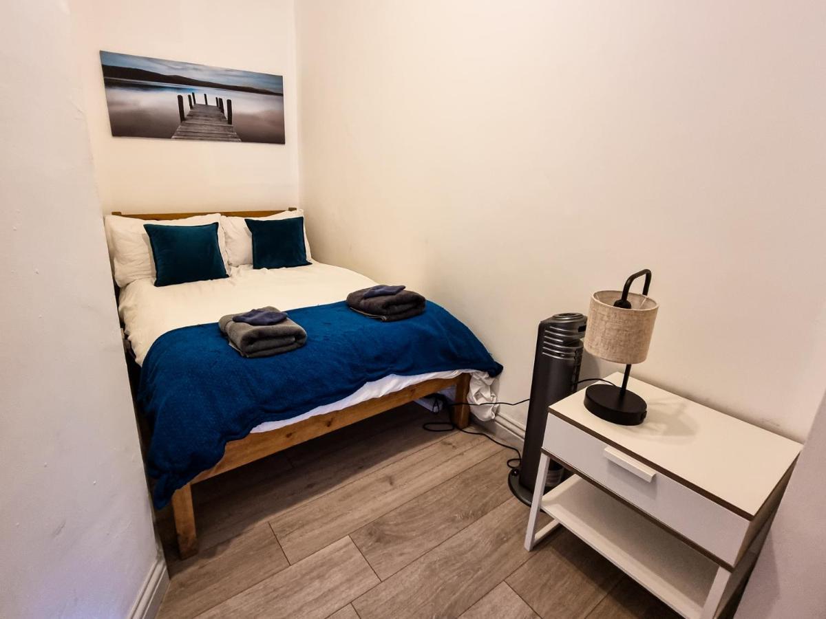 Newly Refurbished Flat In Central Cheltenham With Parking 外观 照片