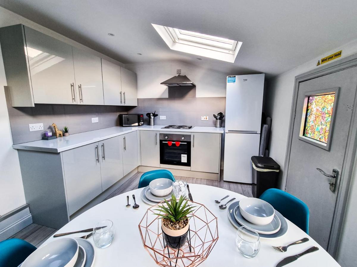 Newly Refurbished Flat In Central Cheltenham With Parking 外观 照片