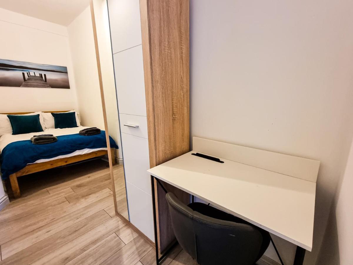 Newly Refurbished Flat In Central Cheltenham With Parking 外观 照片