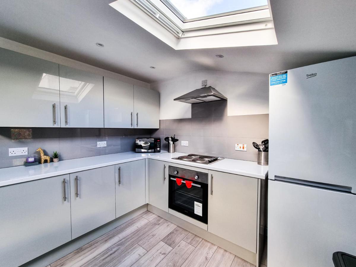 Newly Refurbished Flat In Central Cheltenham With Parking 外观 照片