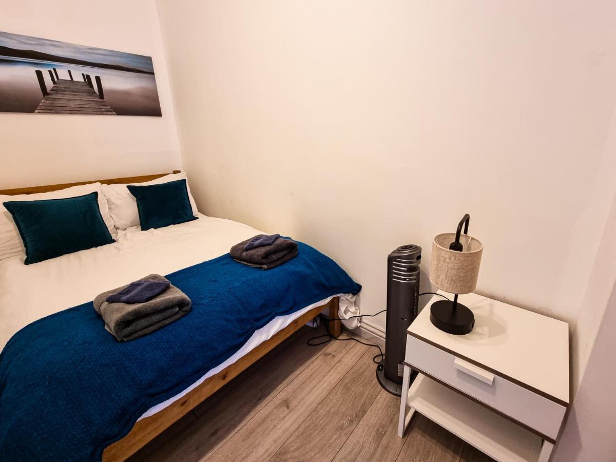 Newly Refurbished Flat In Central Cheltenham With Parking 外观 照片